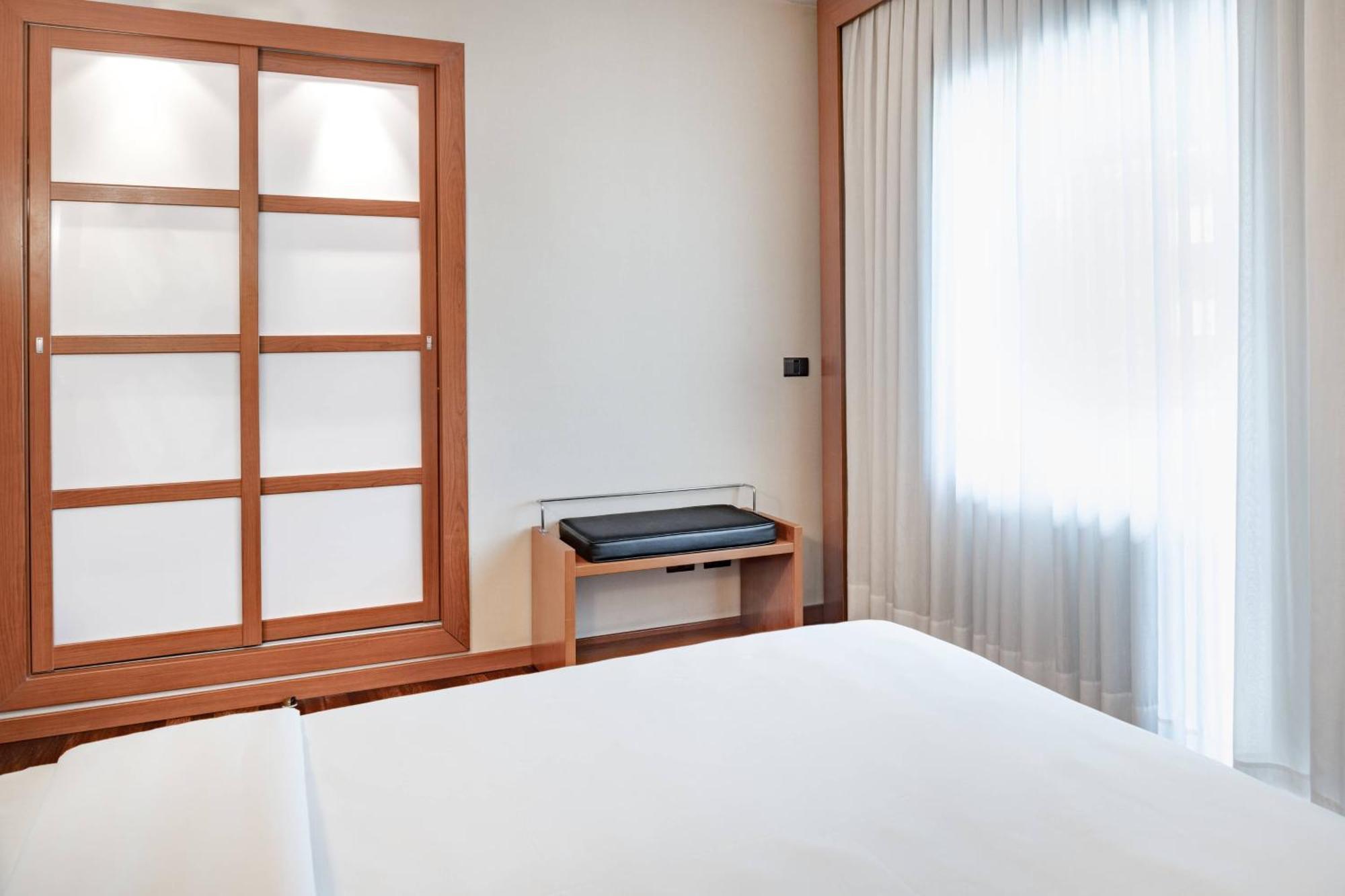 Ac Hotel Ponferrada By Marriott Экстерьер фото