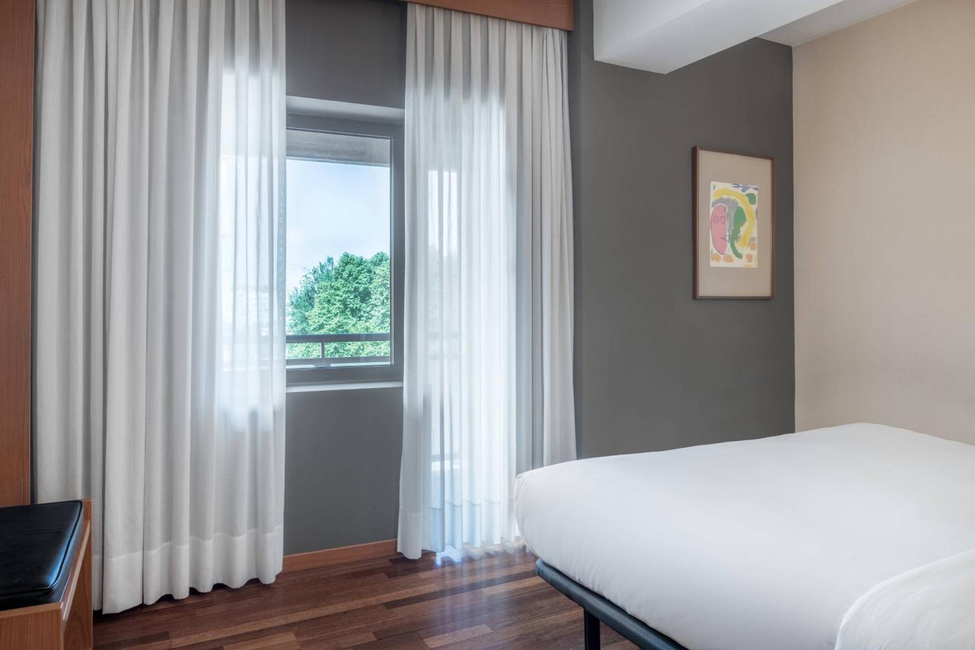 Ac Hotel Ponferrada By Marriott Экстерьер фото